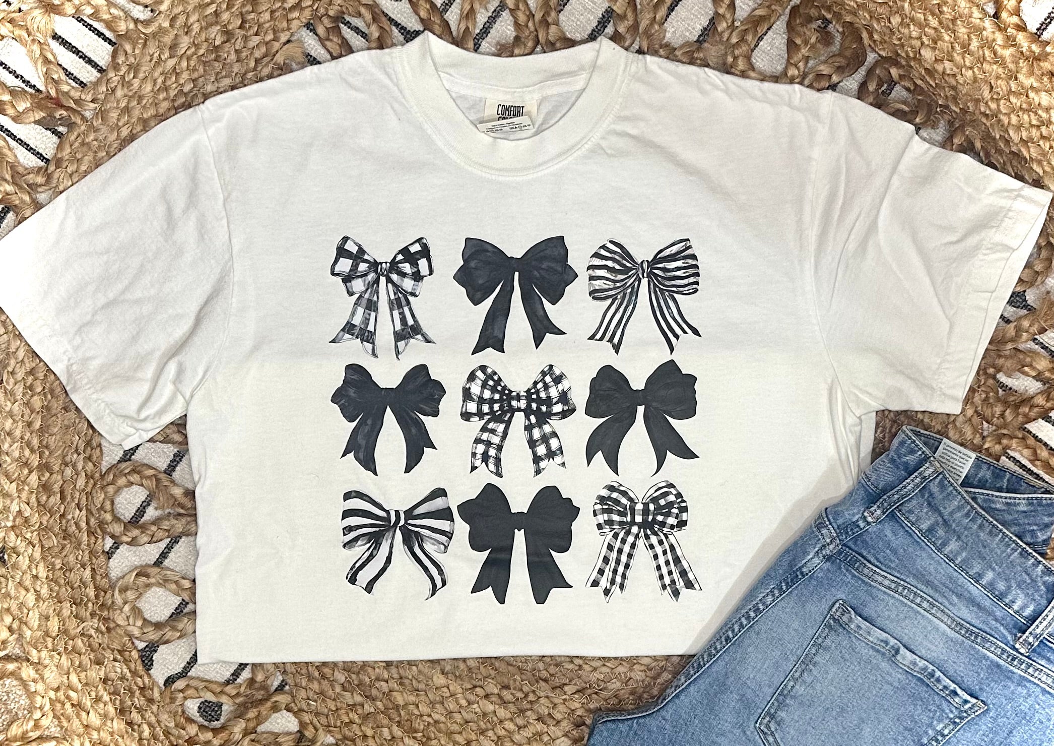 BLACK COQUETTE BOWS - WHITE TEE