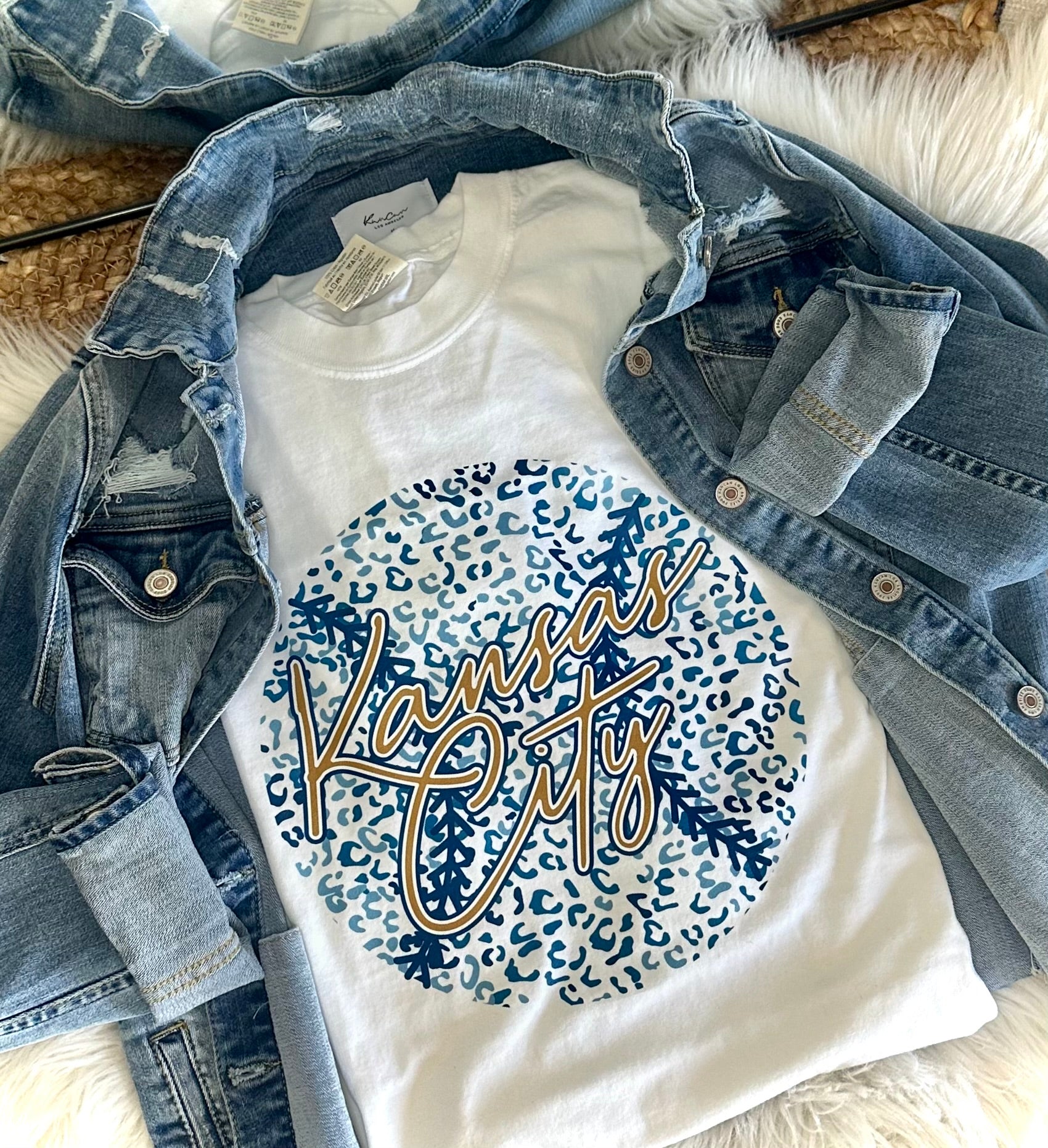 BLUE LEOPARD BASEBALL KANSAS CITY - WHITE TEE
