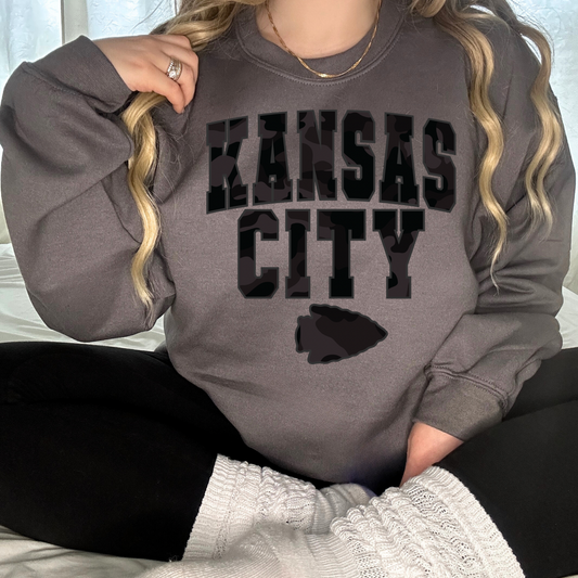 BLACK CAMO KANSAS CITY - CHARCOAL CREWNECK