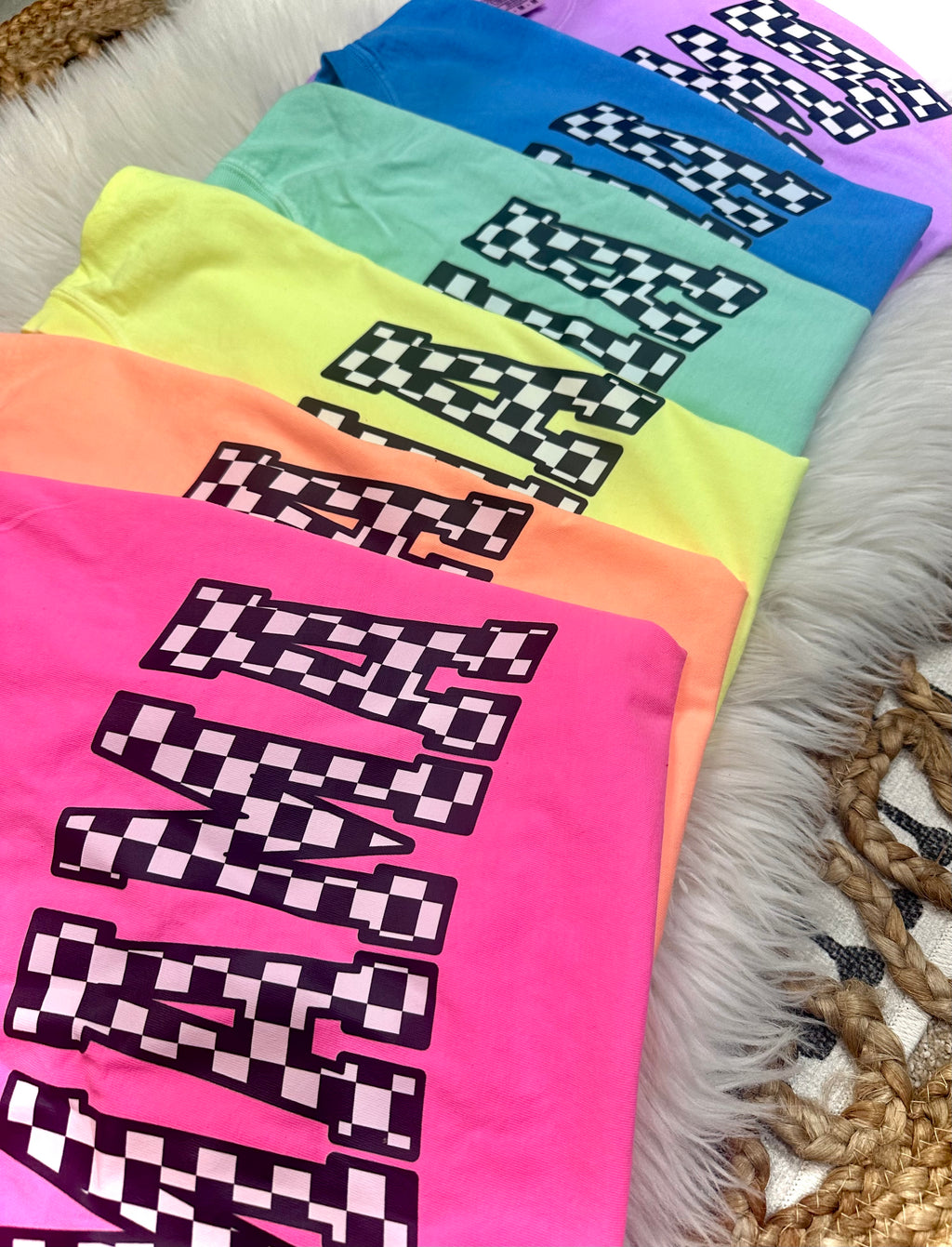 CHECKERED MAMA - COMFORT COLORS TEE