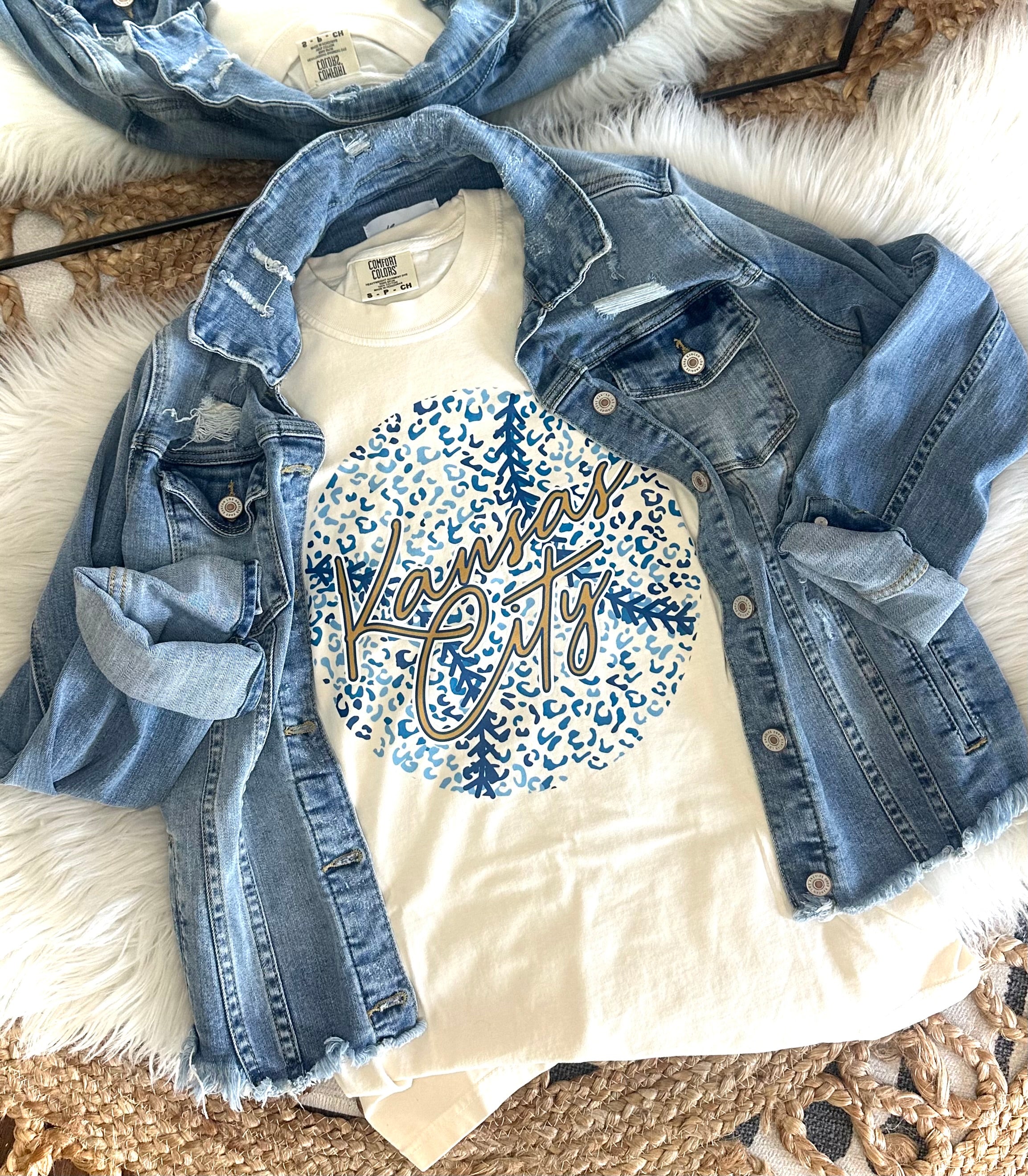 BLUE LEOPARD BASEBALL KANSAS CITY - IVORY TEE