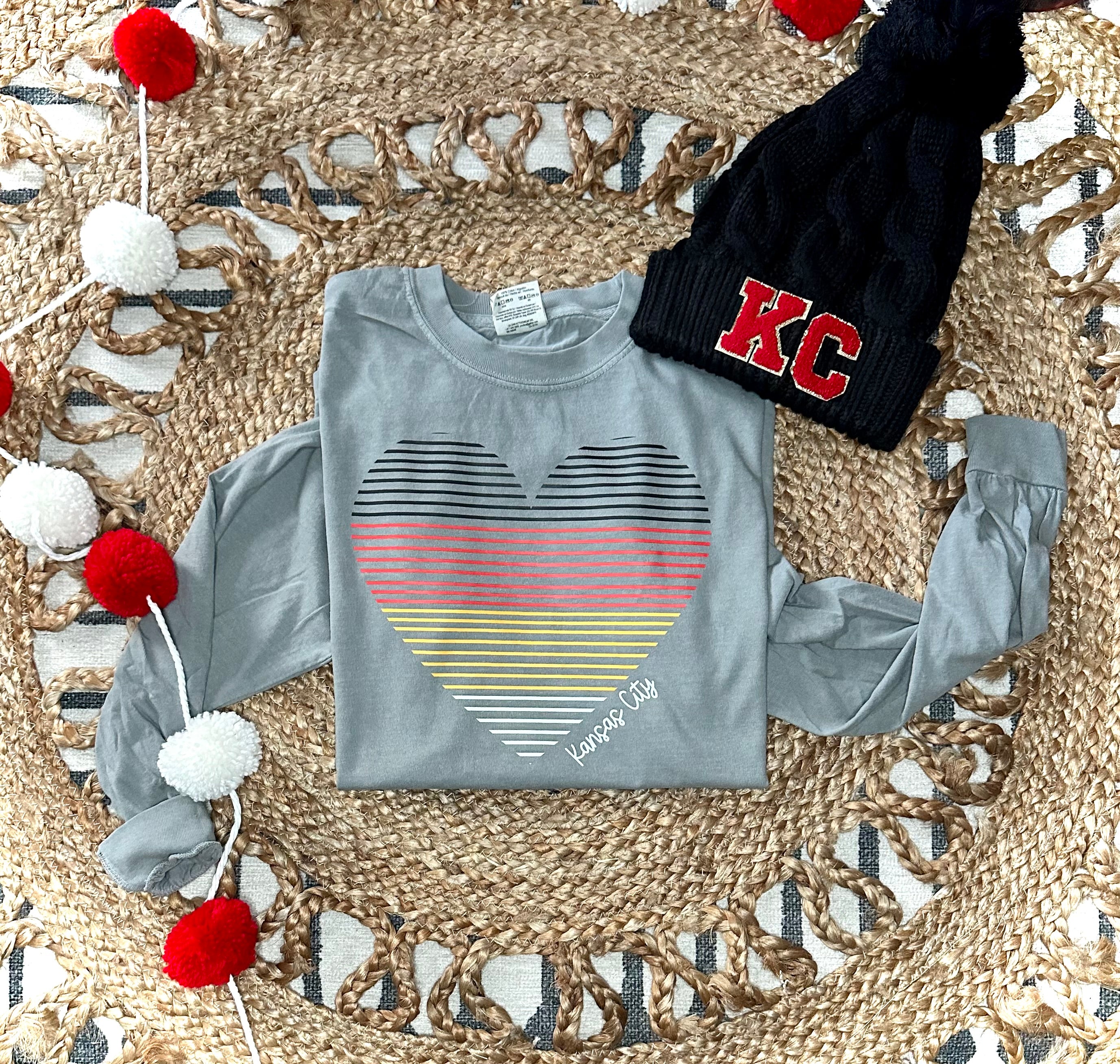 STRIPED HEART KANSAS CITY SCRIPT - GREY LONG SLEEVE