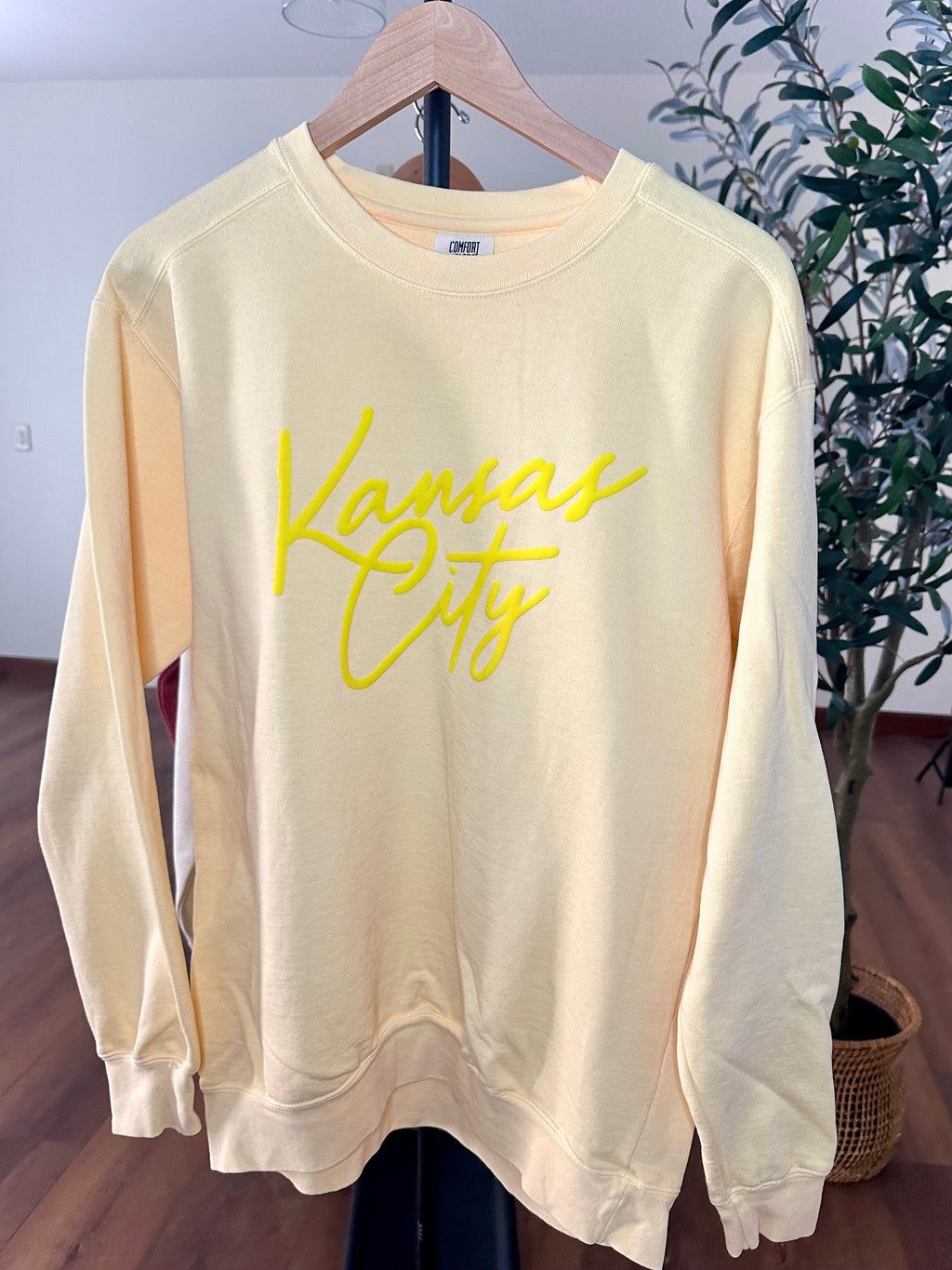 PUFF GOLD KANSAS CITY - YELLOW CREWNECK SWEATSHIRT