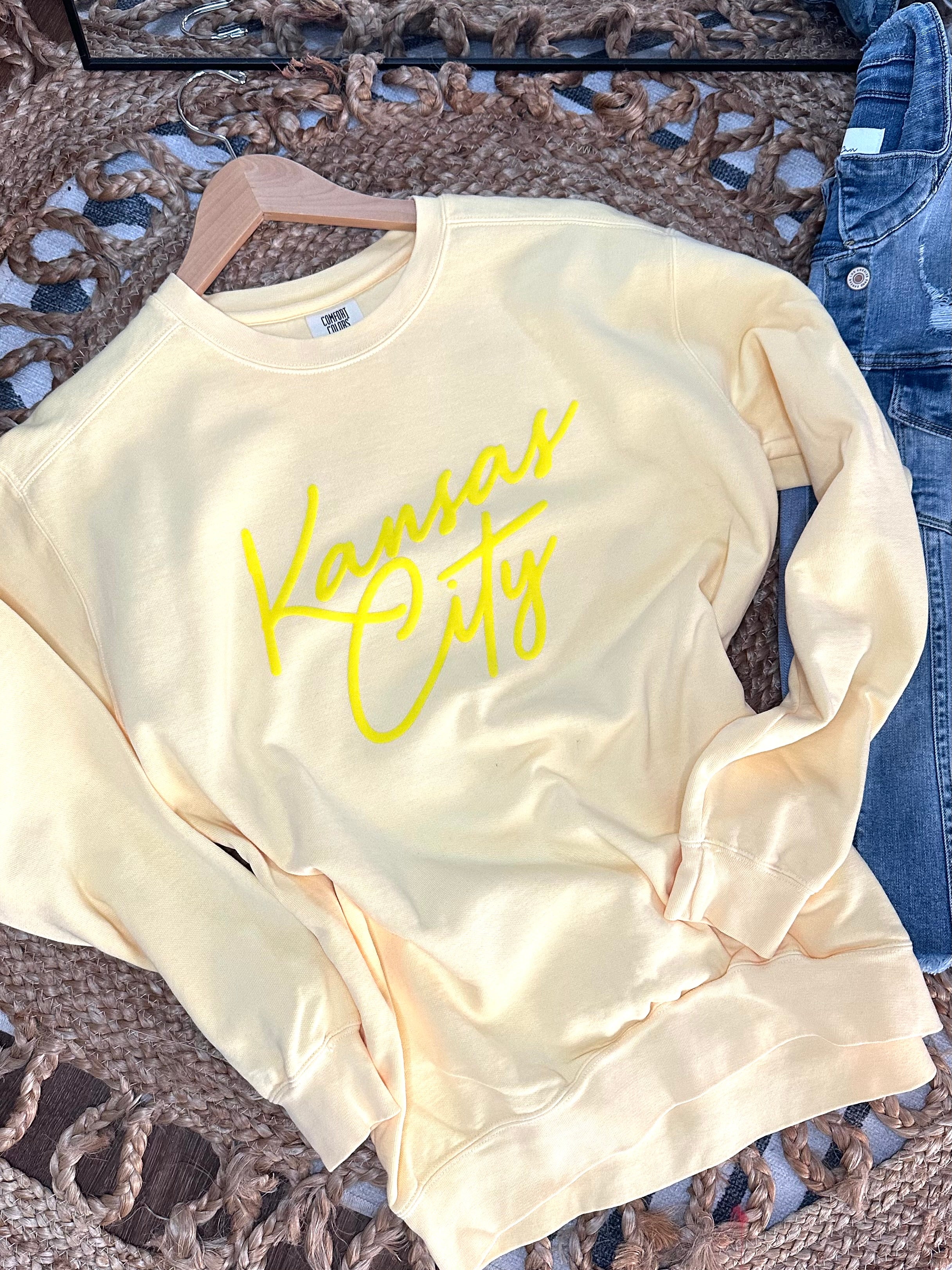 PUFF GOLD KANSAS CITY - YELLOW CREWNECK SWEATSHIRT