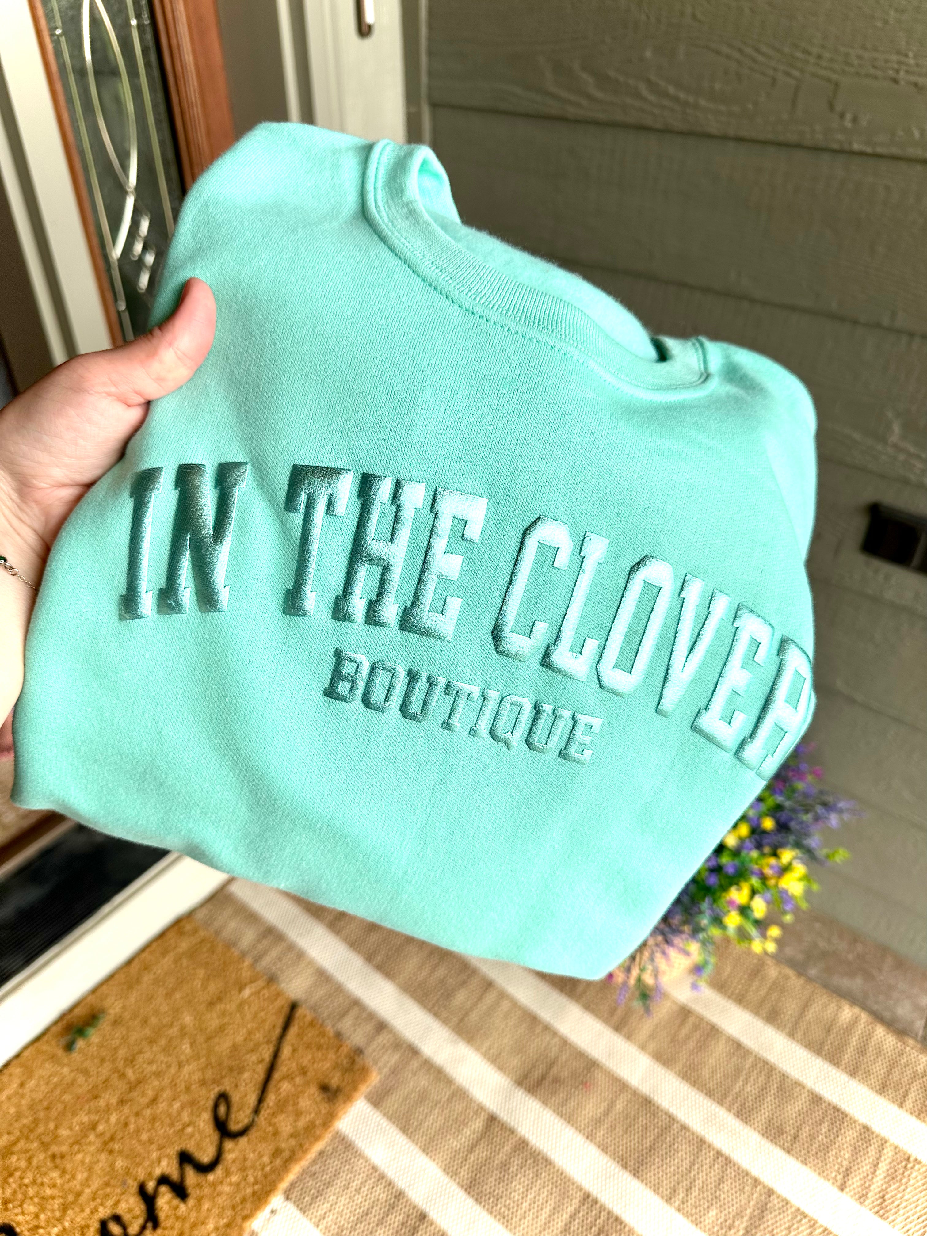 IN THE CLOVER BOUTIQUE - MINT SWEATSHIRT