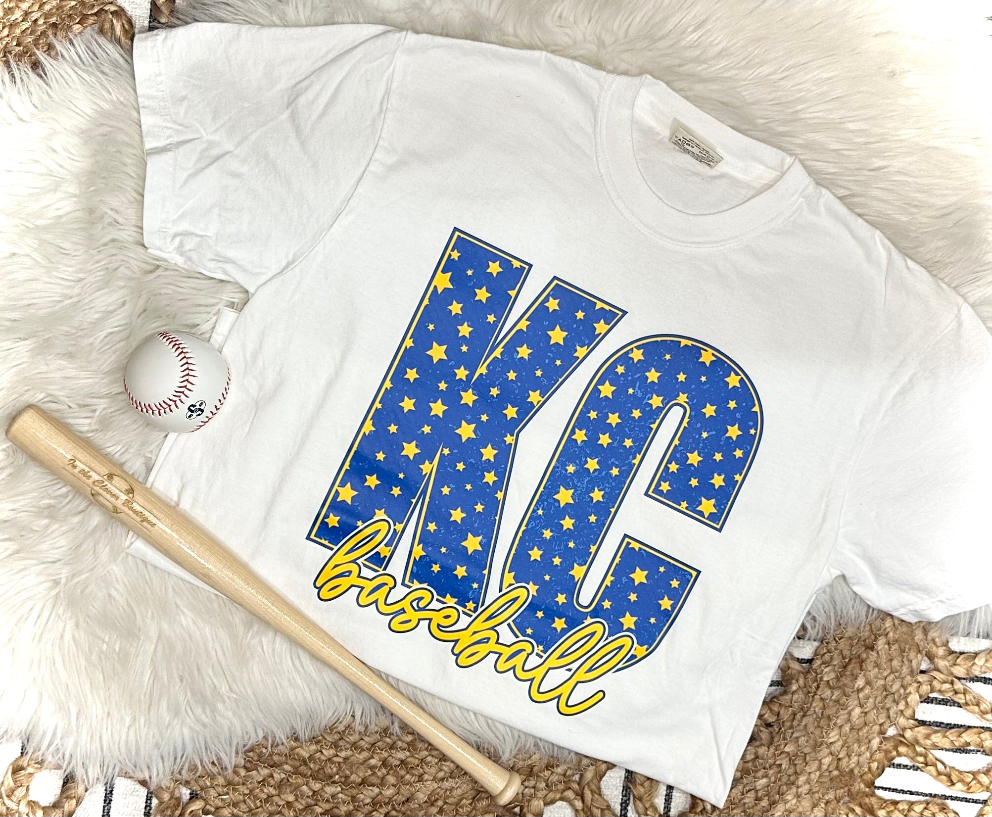 DISTRESSED STAR PRINT KC BASEBALL - WHITE TEE