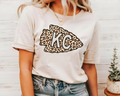 LEOPARD KC ARROWHEAD - NATURAL TEE