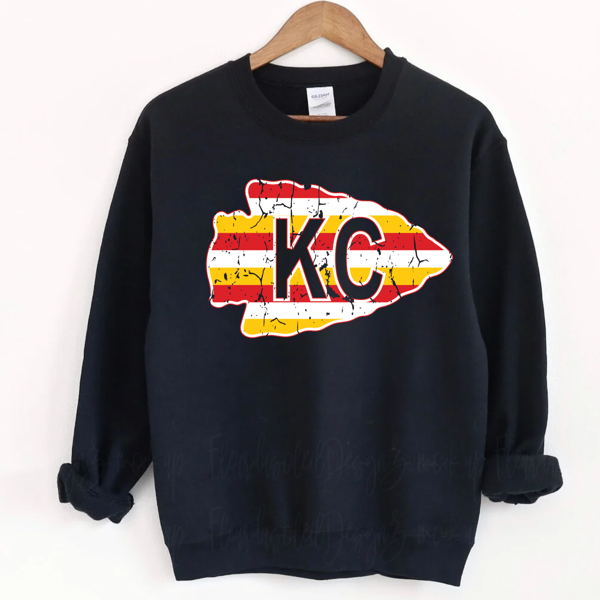 DISTRESSED STRIPED KC ARROWHEAD - BLACK CREWNECK