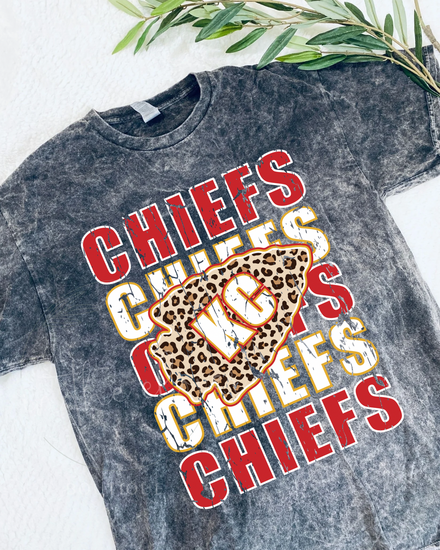 REPEAT CHIEFS LEOPARD ARROWHEAD - MINERAL WASH TEE