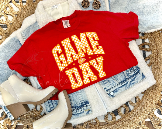 YELLOW CHECKERED GAME DAY KC ARROWHEAD - RED TEE