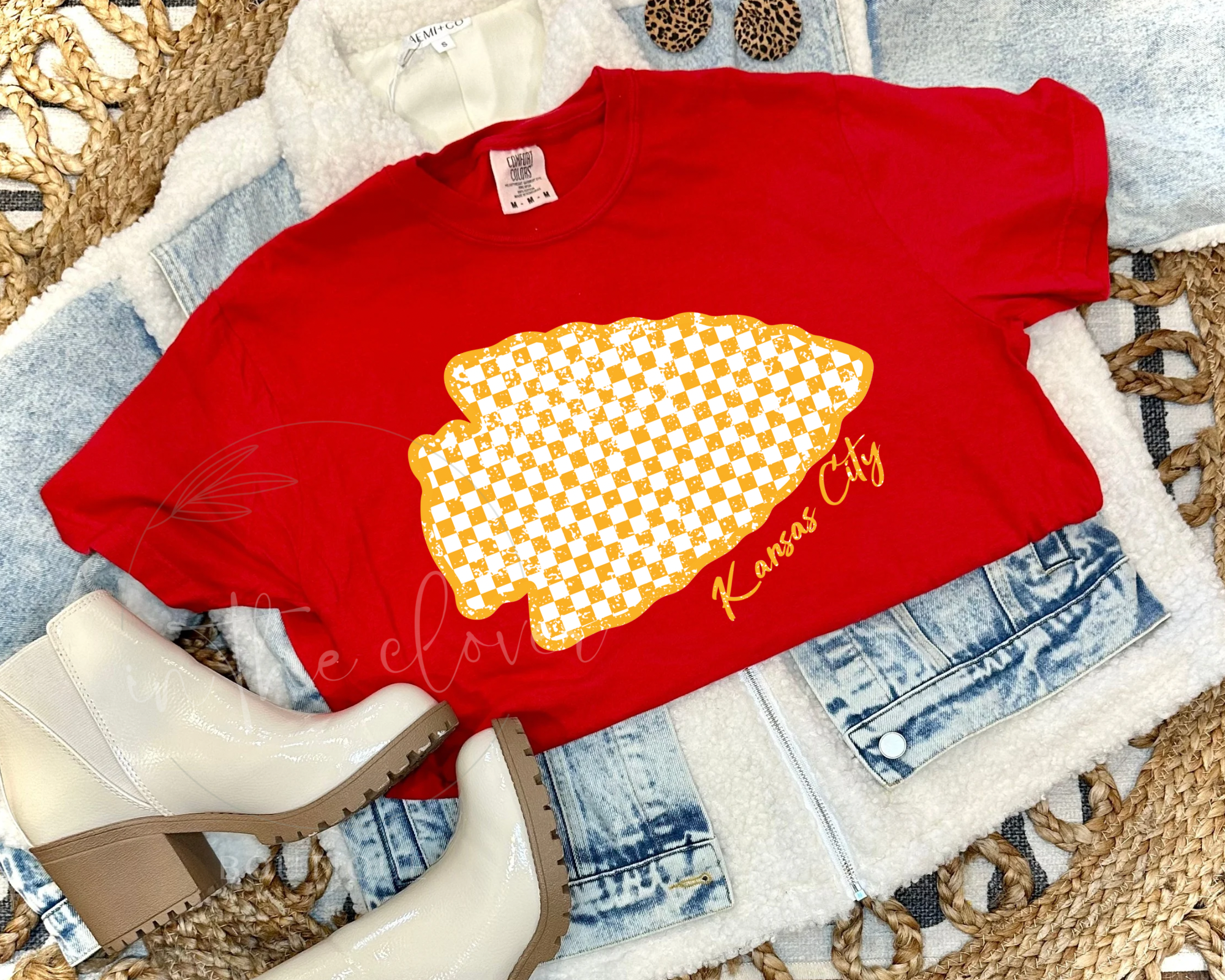 YELLOW CHECKERED KANSAS CITY ARROWHEAD - RED TEE