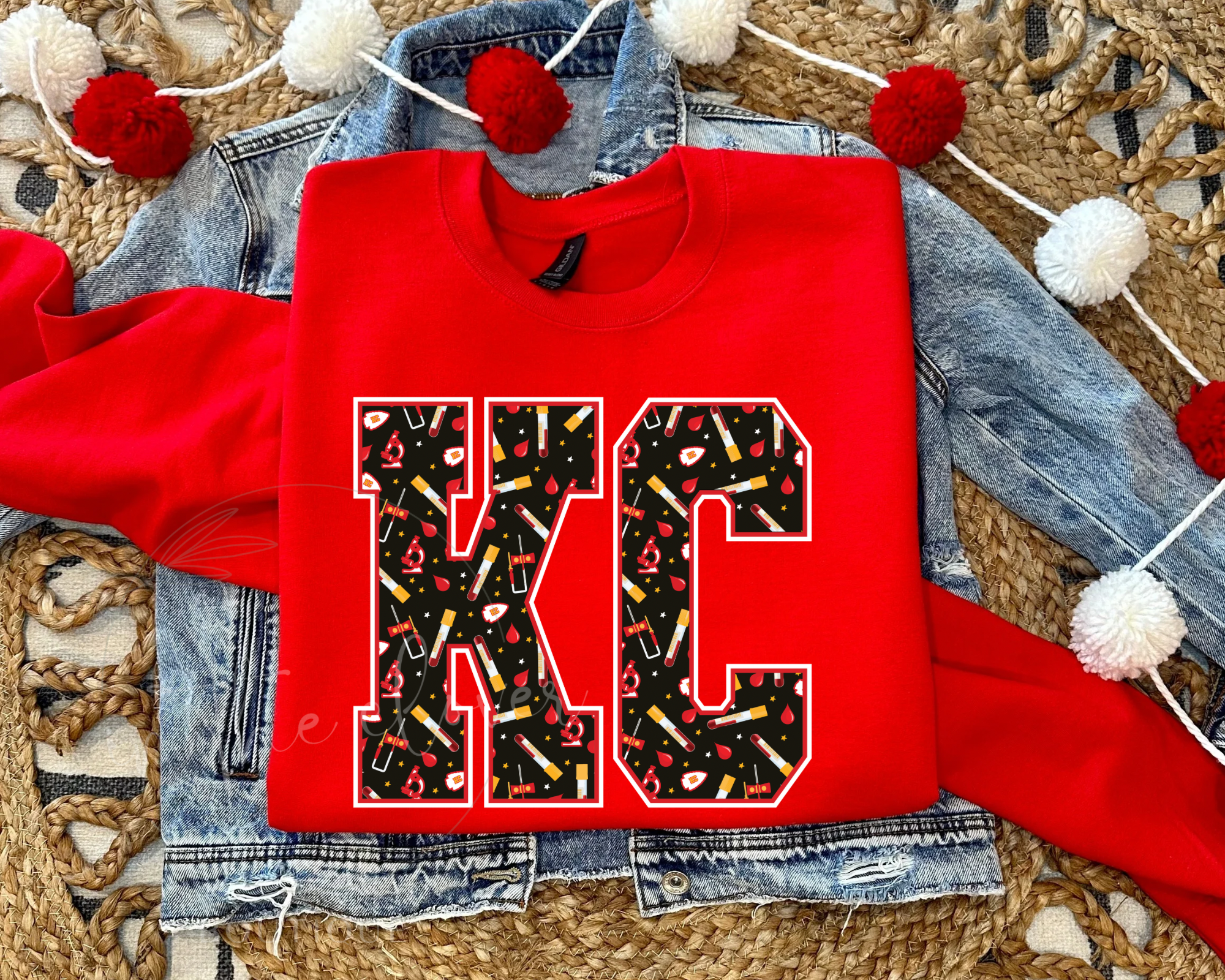 LAB THEMED KC - RED CREWNECK