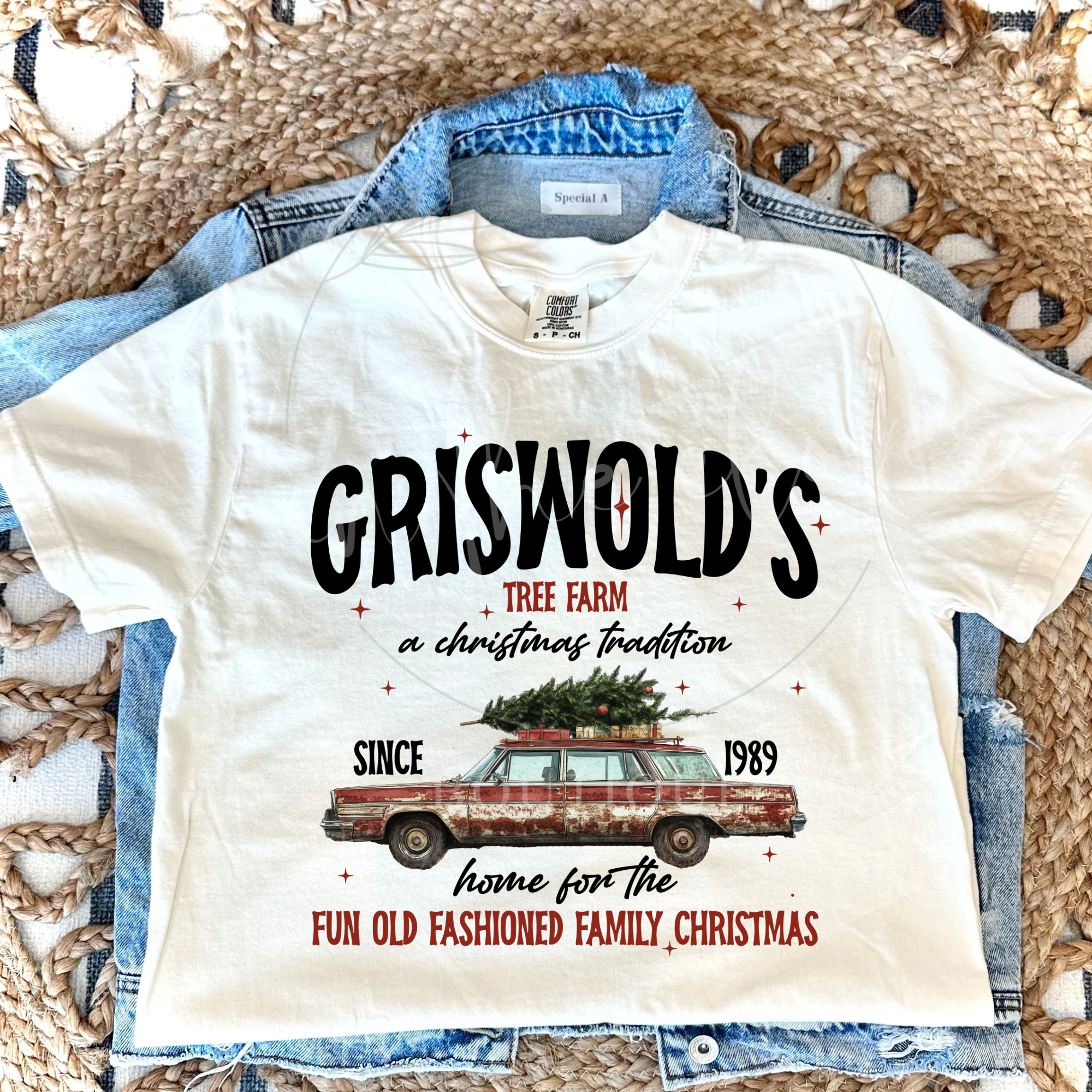 GRISWOLD'S CHRISTMAS TRADITION - IVORY TEE