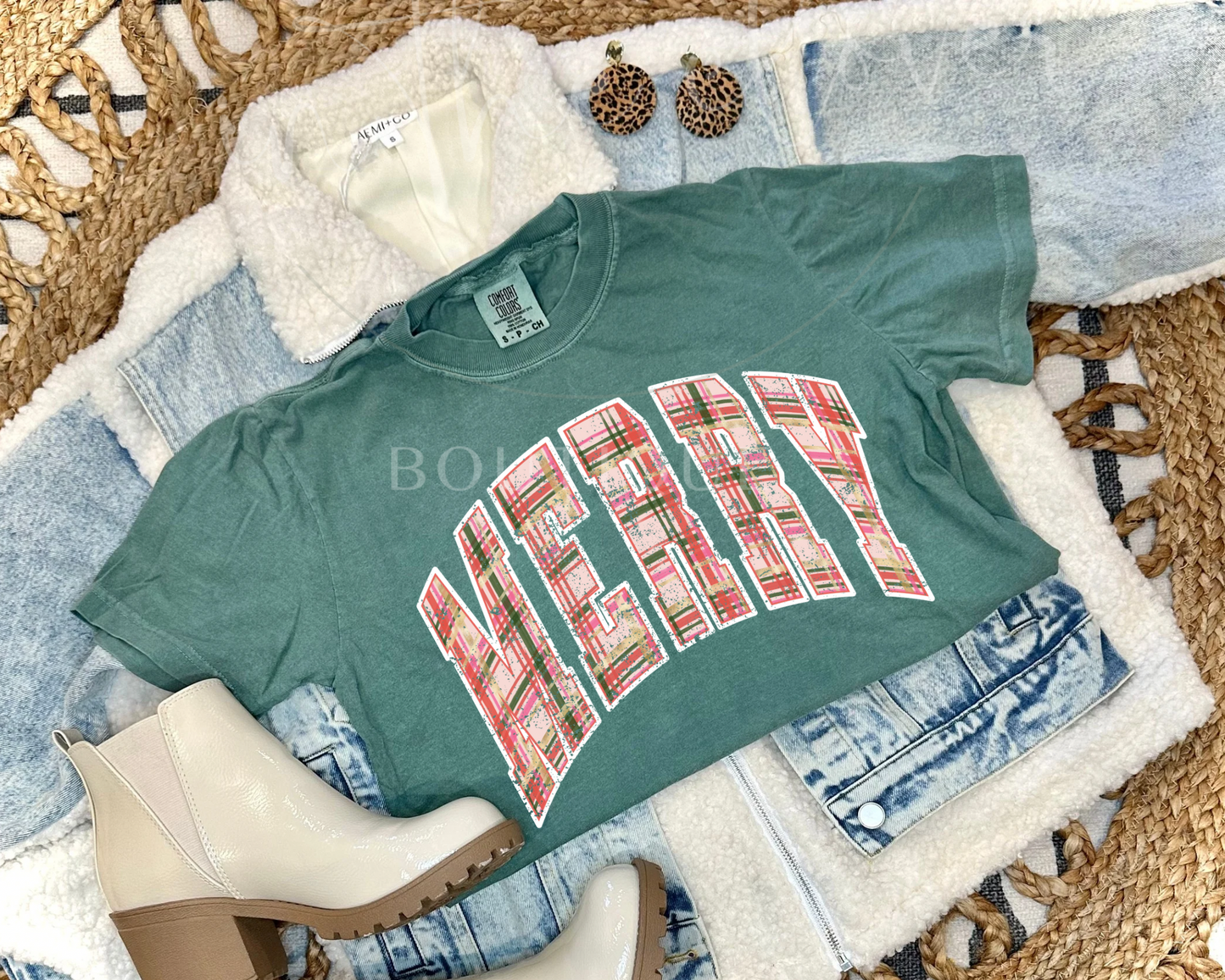 DISTRESSED GOLD PLAID MERRY - LIGHT GREEN TEE