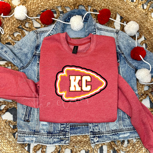 LAYERED KC ARROWHEAD - HEATHER RED CREWNECK