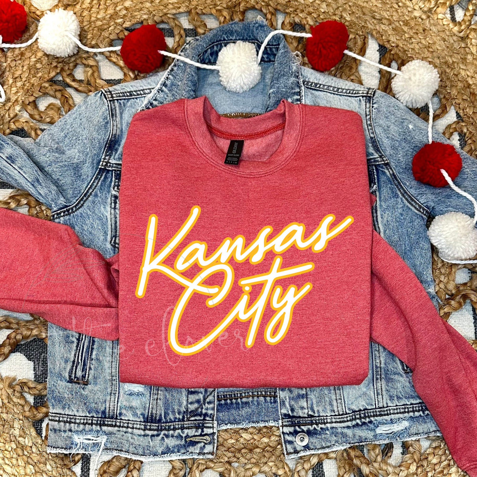 GOLD KANSAS CITY SCRIPT - HEATHER RED CREWNECK