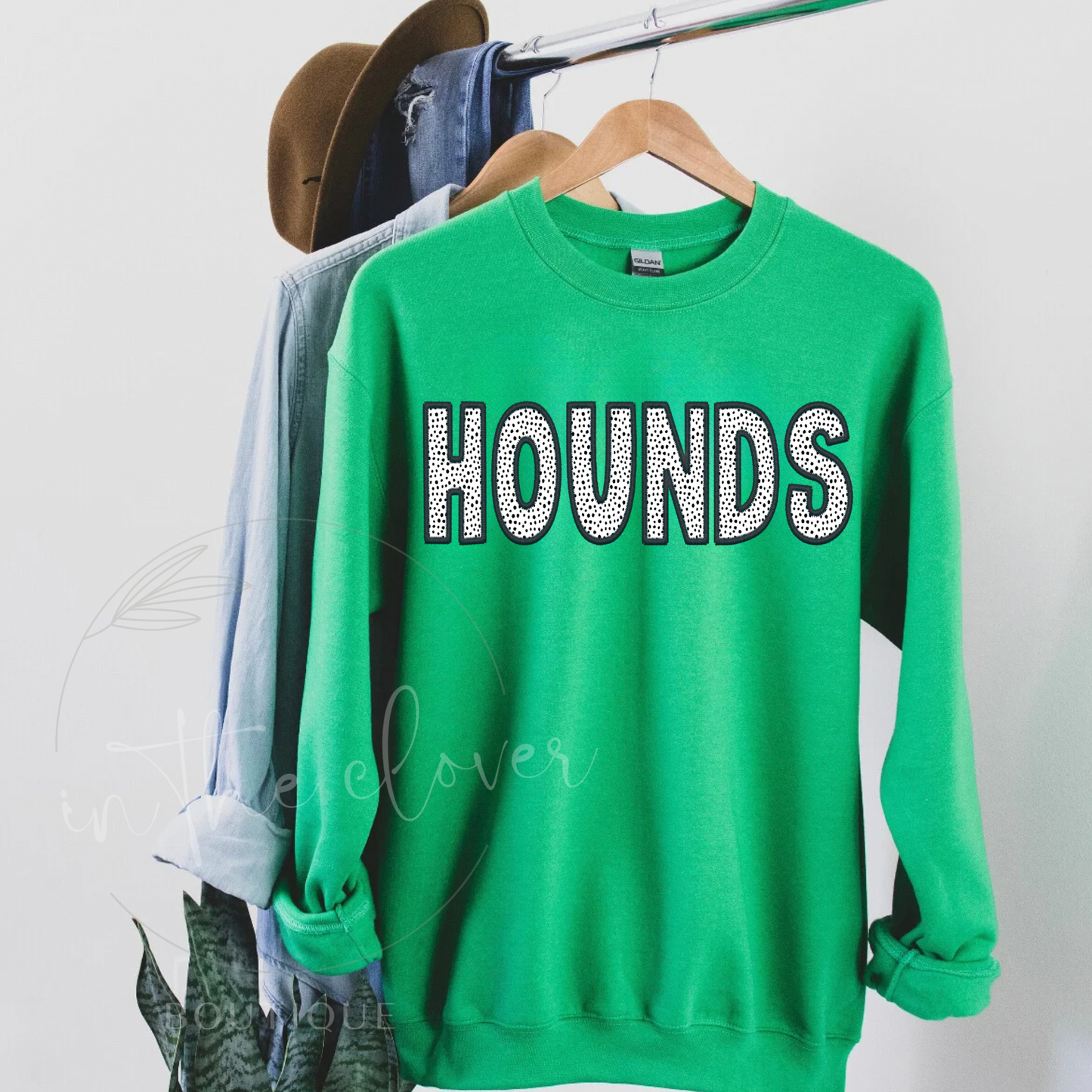 Hounds Dotted Black Faux Embroidery Green Crewneck