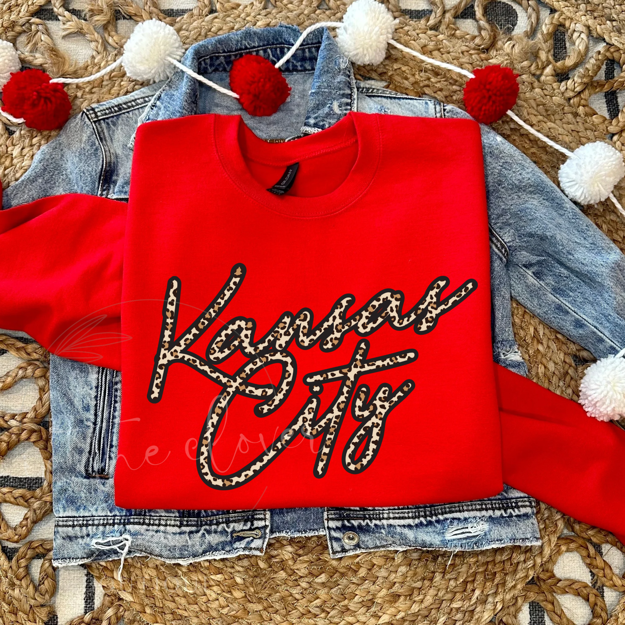 LEOPARD KANSAS CITY SCRIPT -  RED CREWNECK
