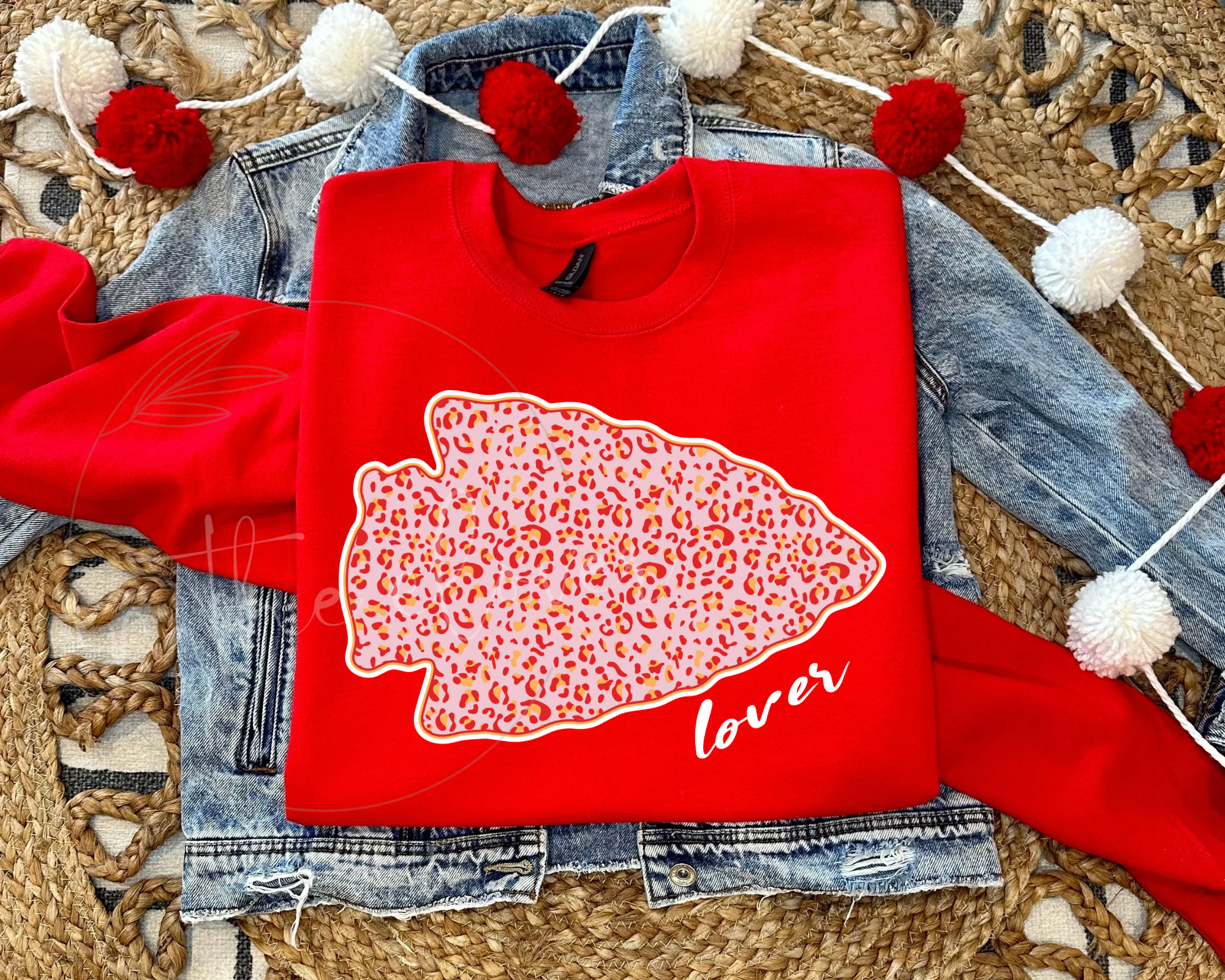 LEOPARD LOVER ARROWHEAD - RED CREWNECK