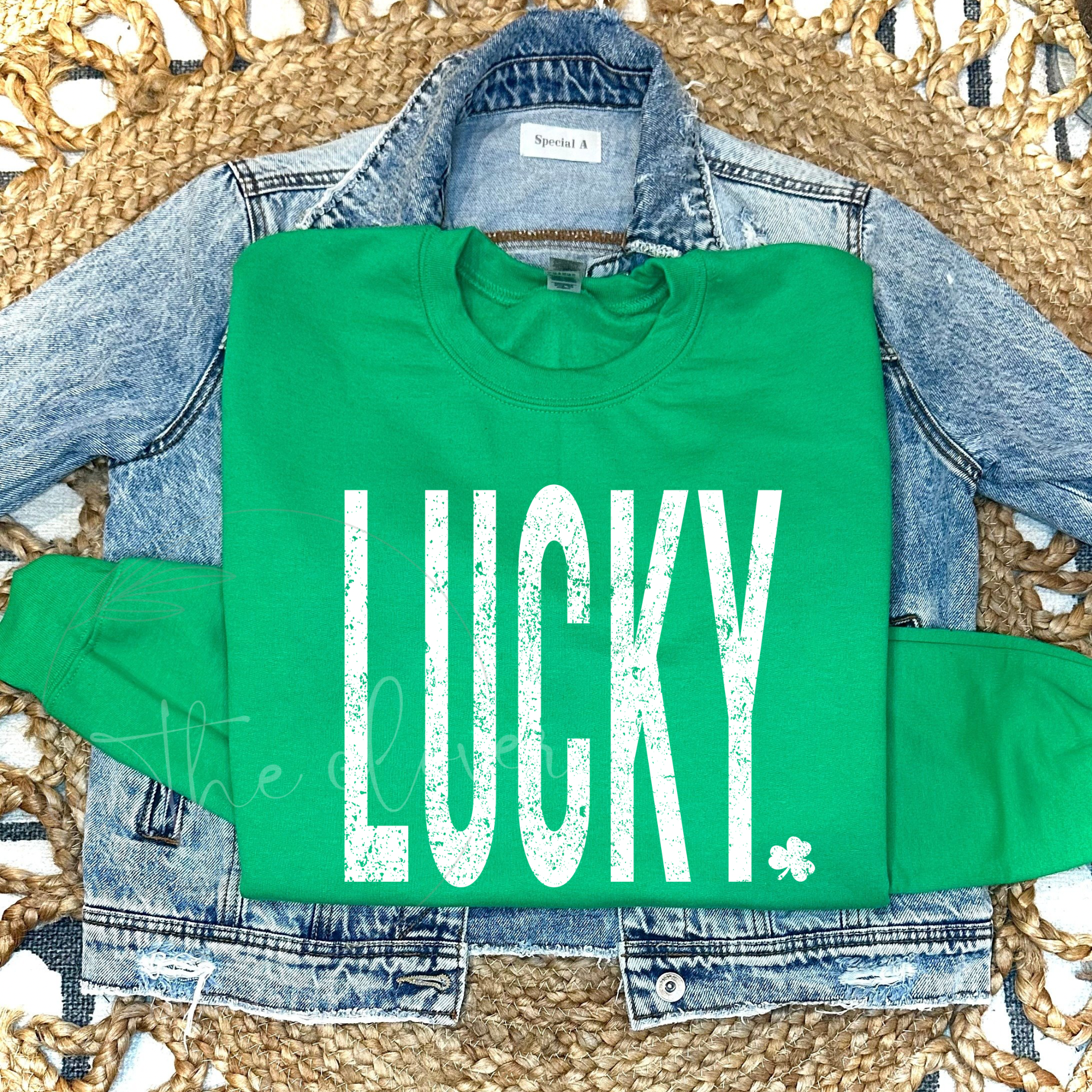 OVERSIZED DISTRESSED LUCKY  - GREEN CREWNECK