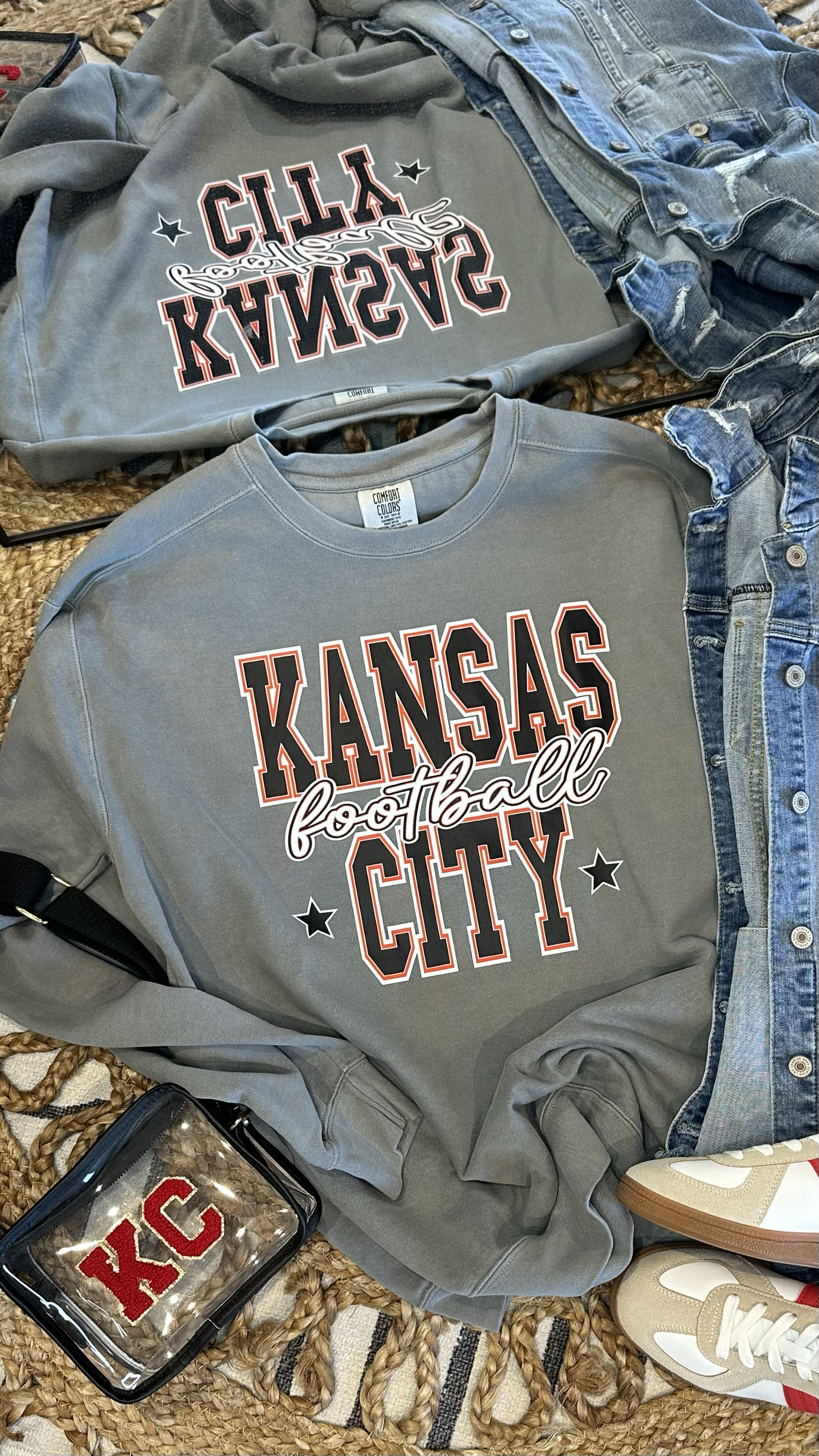 BOLD KANSAS CITY WITH FOOTBALL SCRIPT - GREY CREWNECK