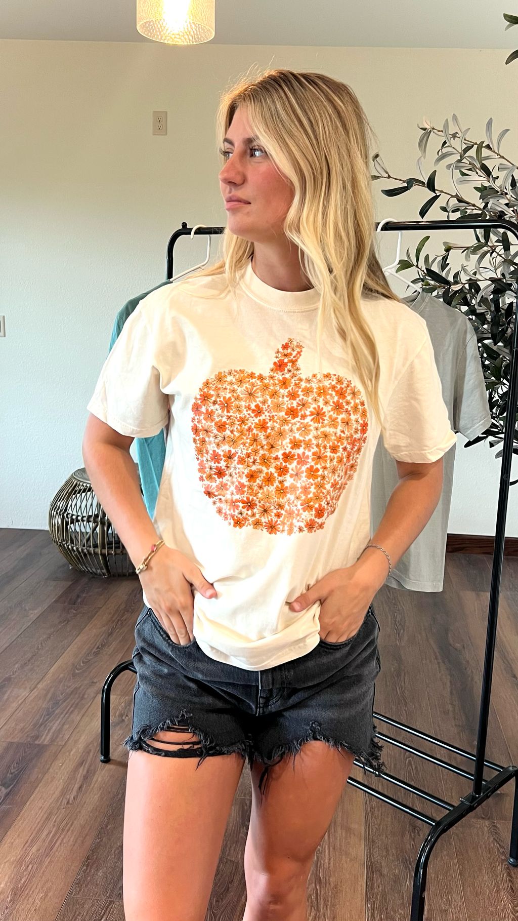 FLORAL PUMPKIN - IVORY TEE