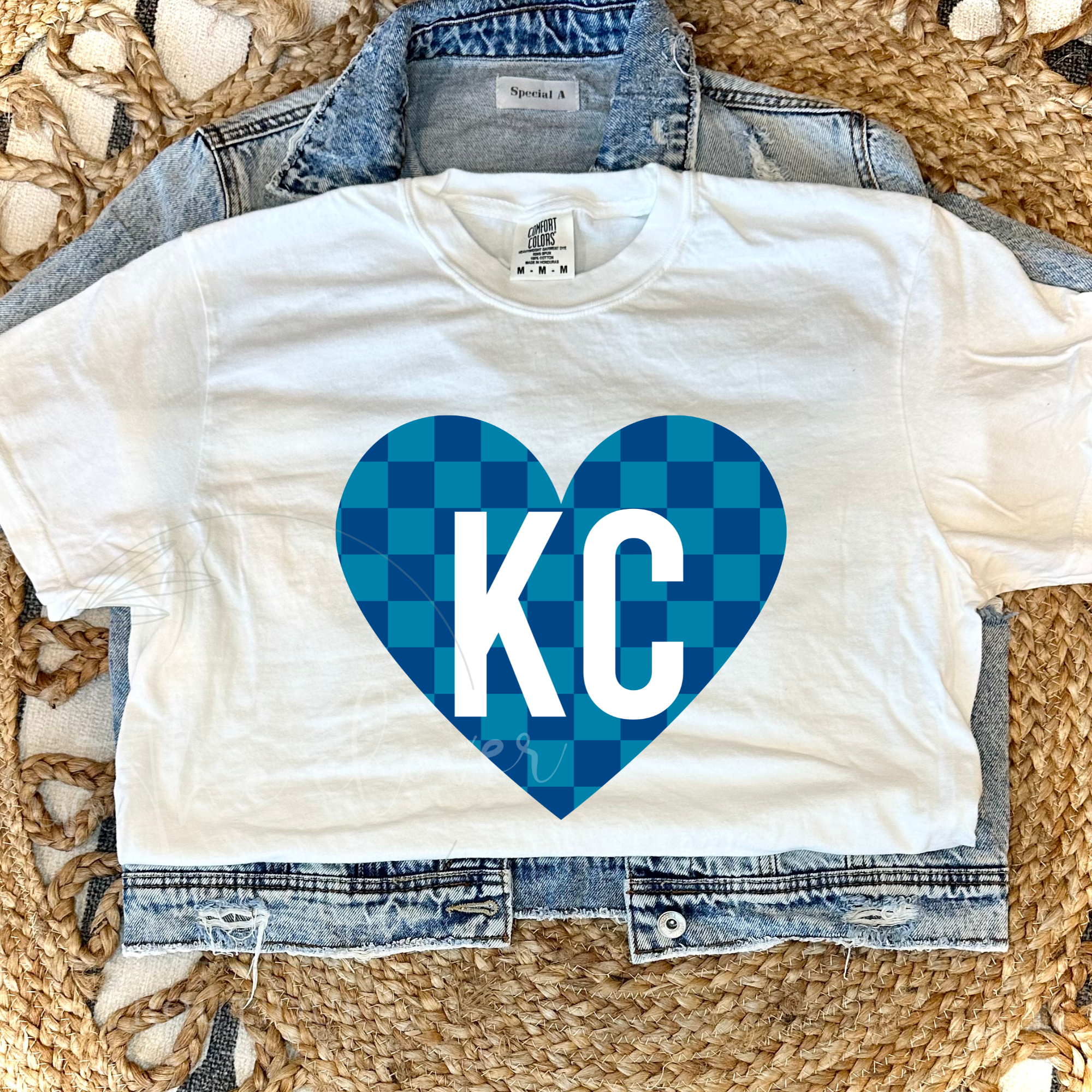 MONOTONE BLUE CHECKERED KC HEART - WHITE TEE