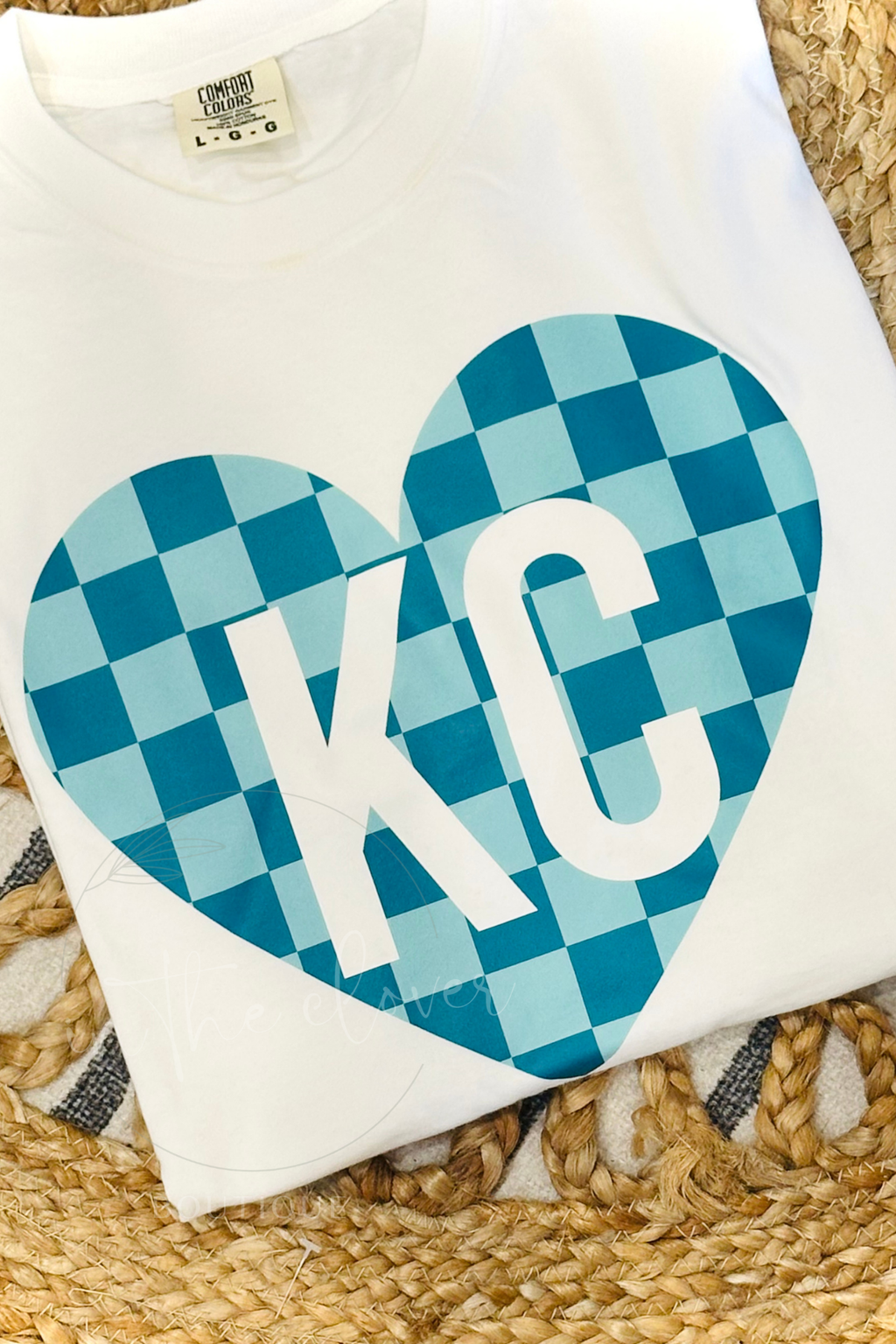 TEAL/WHITE CHECKERED KC HEART - WHITE TEE