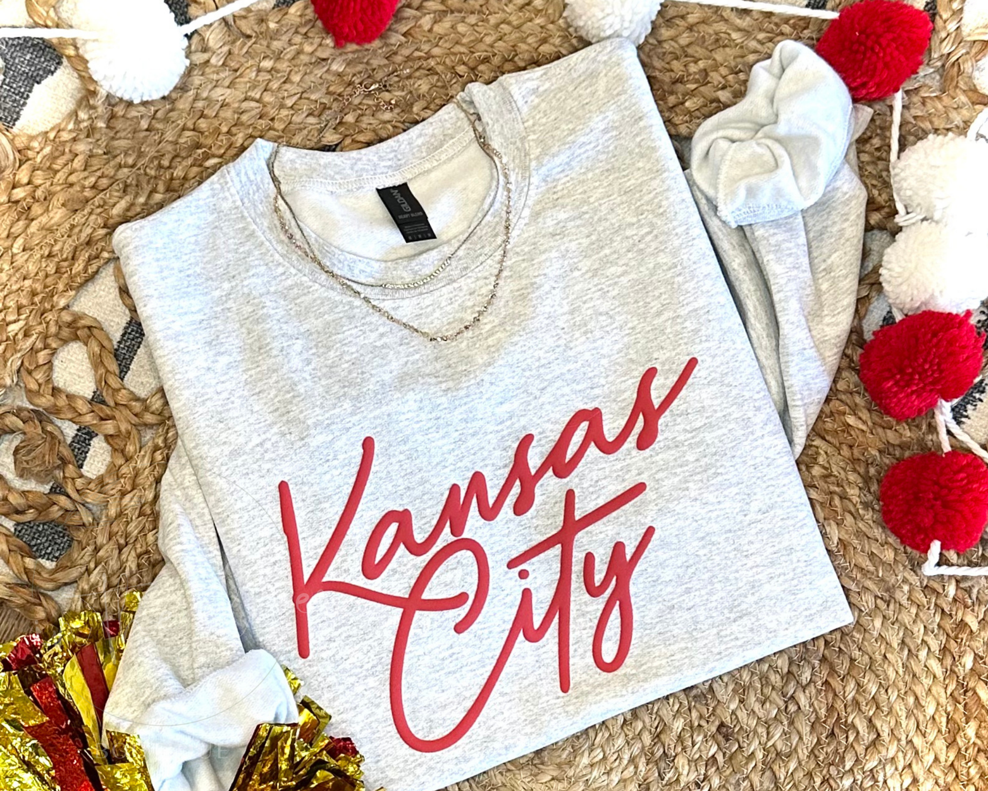 Puff Red Kansas City Script - Ash Crewneck