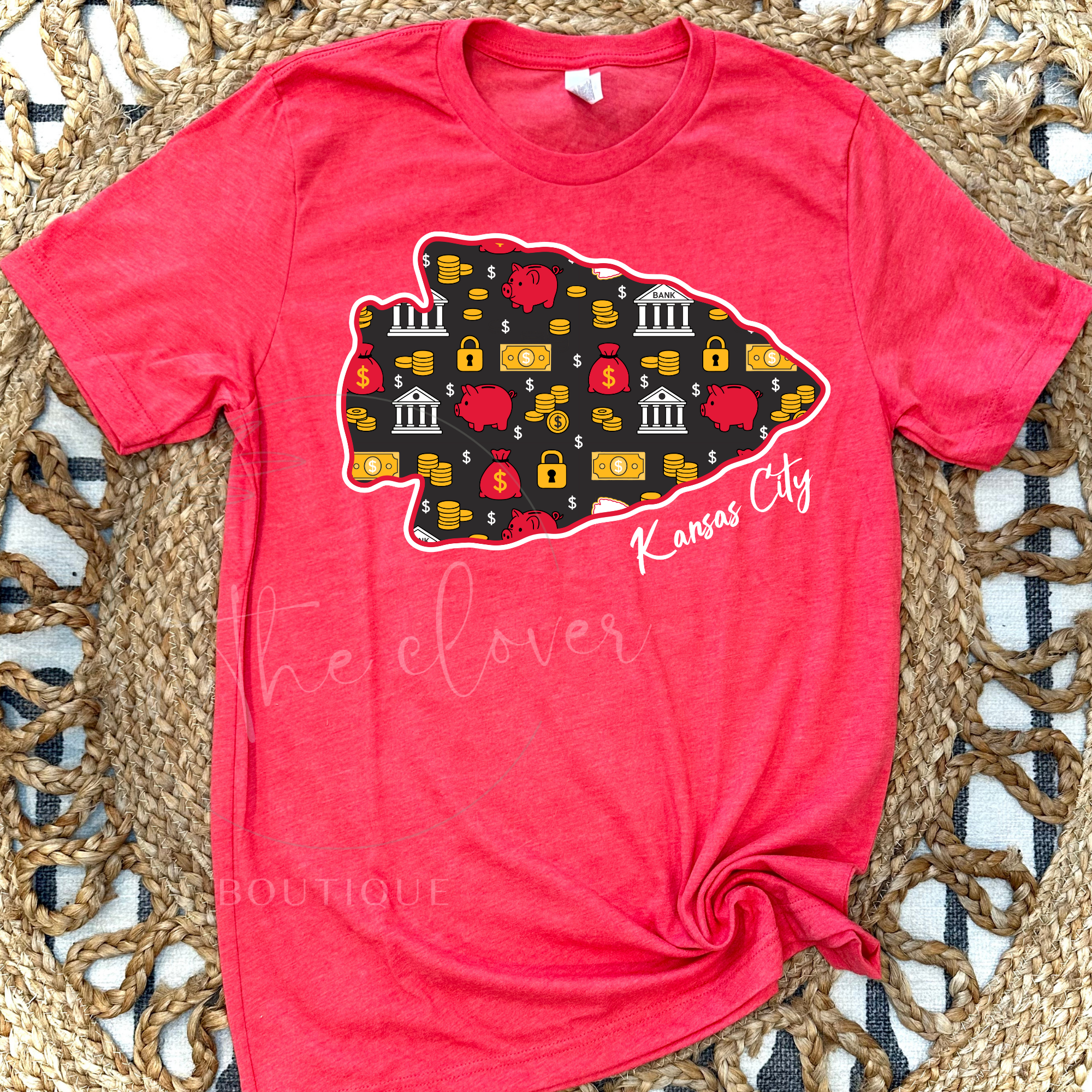 BANKER THEMED ARROWHEAD - HEATHER RED TEE