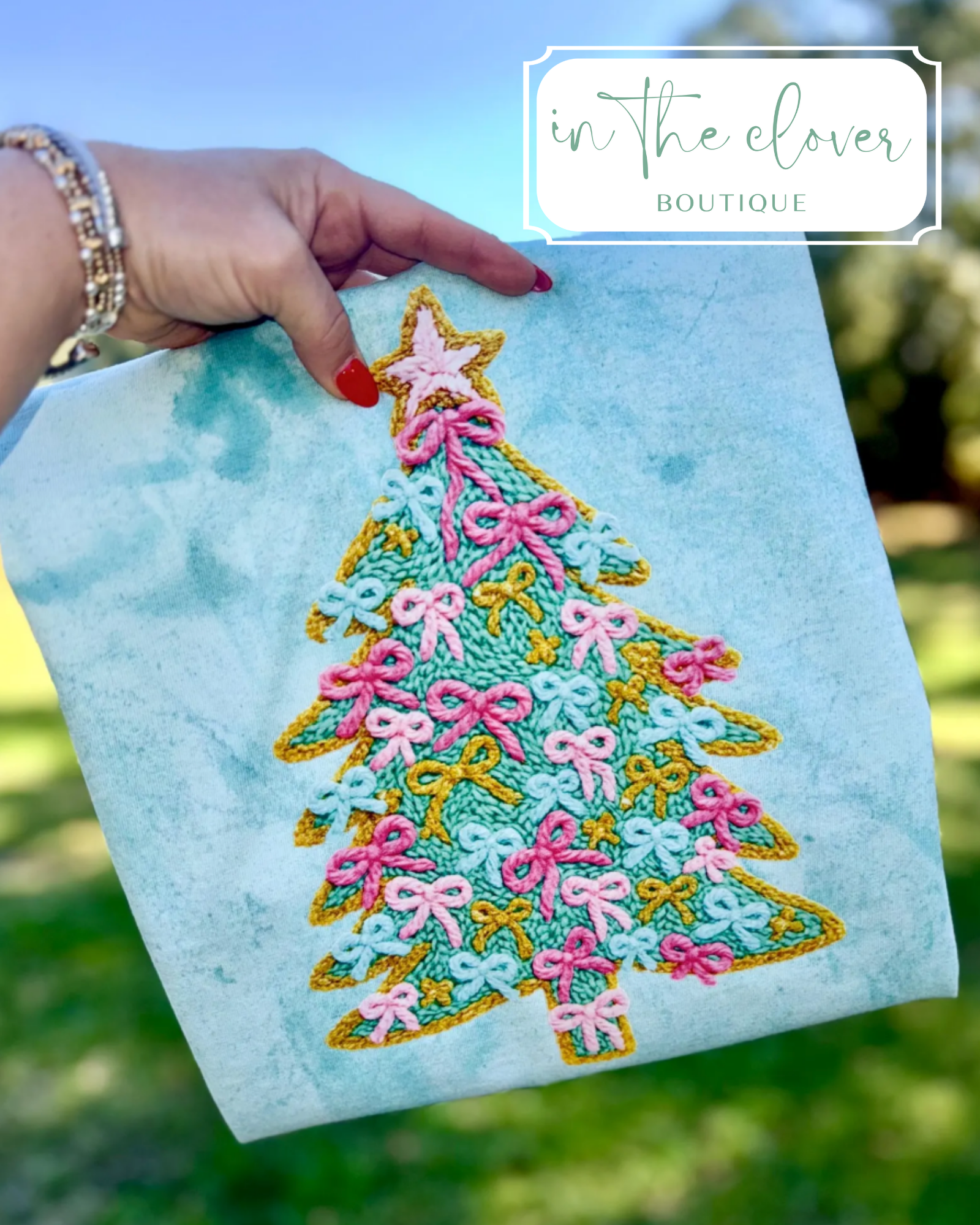 Christmas Tree with Faux Yarn Bows - Teal Tee