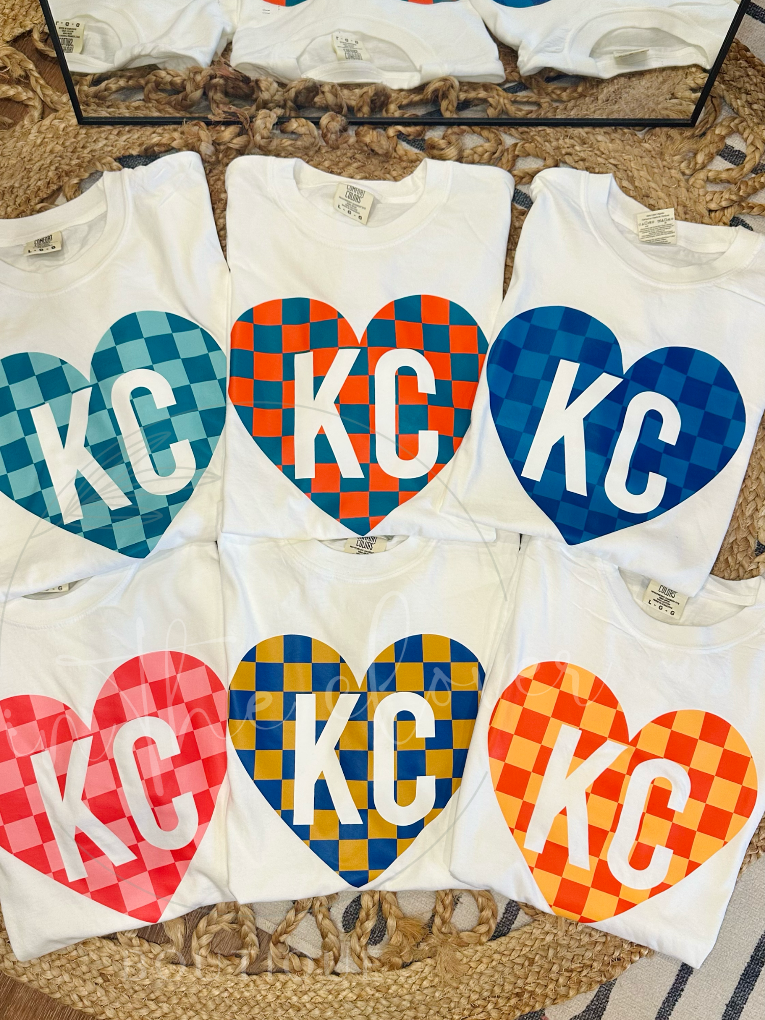 TEAL/WHITE CHECKERED KC HEART - WHITE TEE