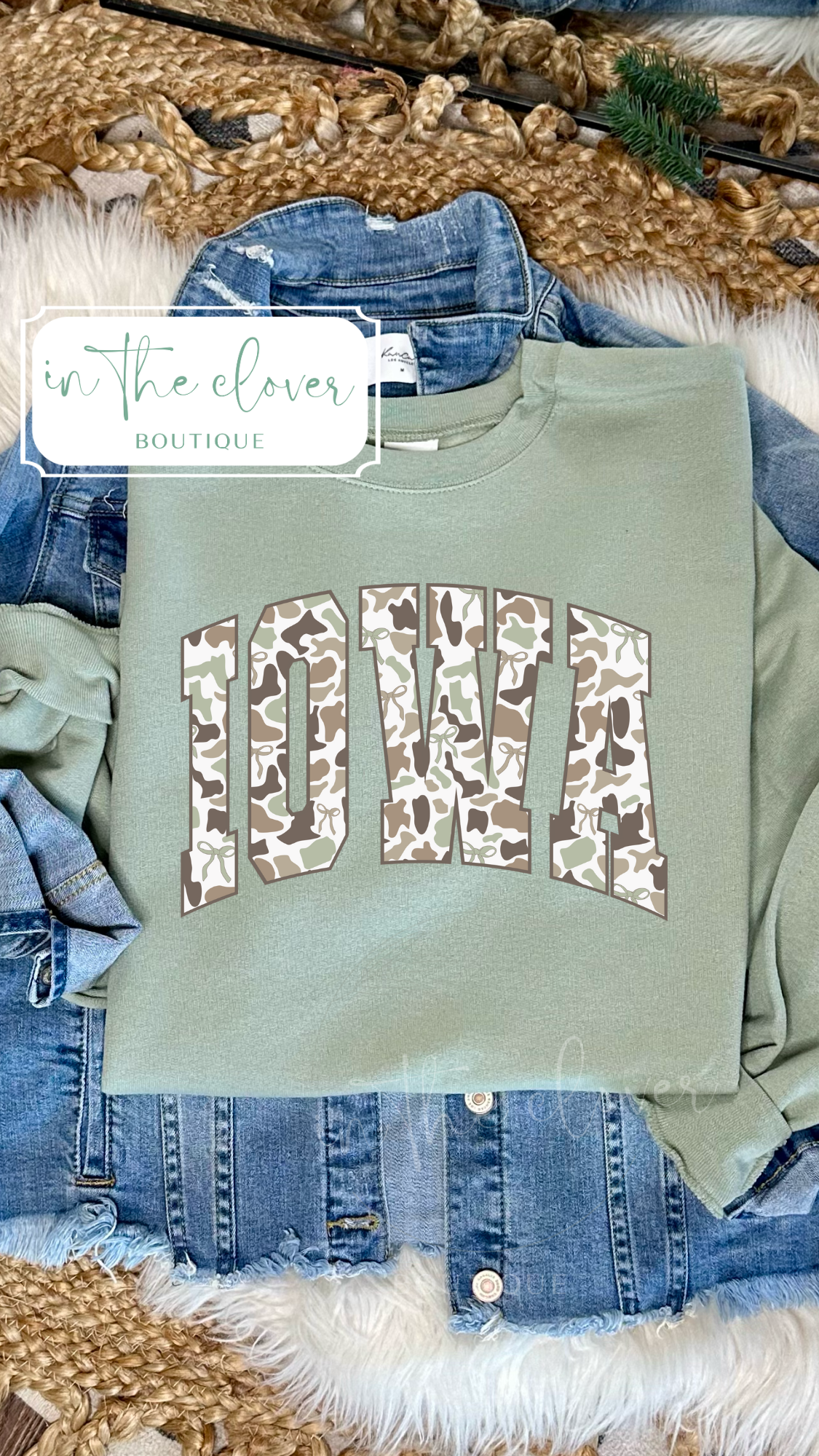 Duck Camo Coquette Bow Iowa- Light Green Sweatshirt